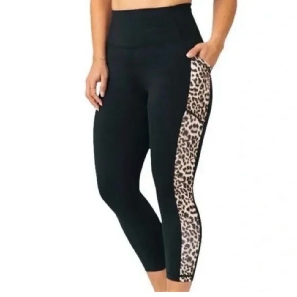 Zyia Women Active High Waisted Cropped Black Leggings Side Leopard Print 6-8 M